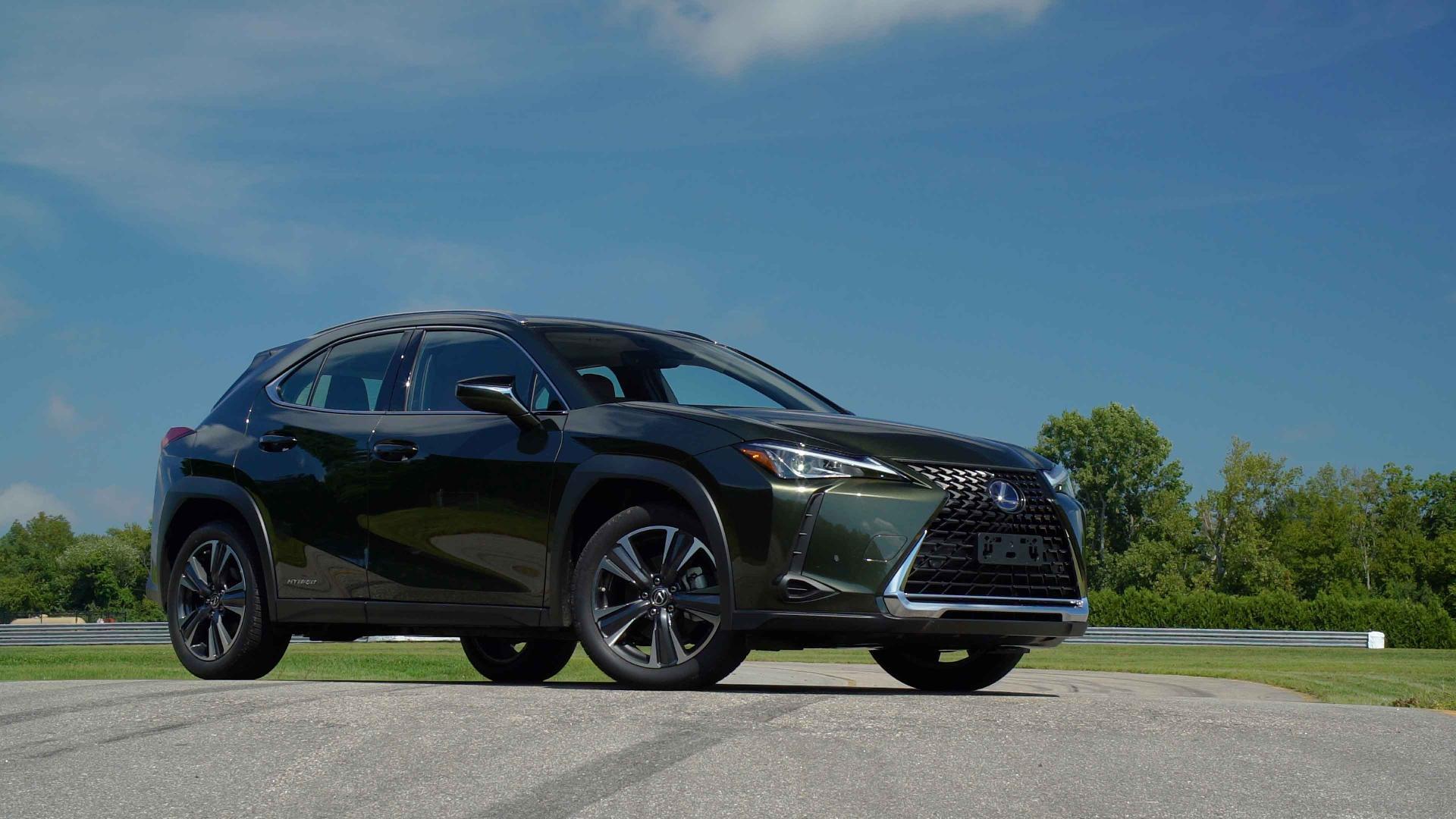 Lexus UX Hybrid Targets Young, Urban Drivers