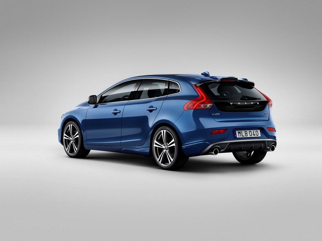 Volvo V40 Facelift Out, Gets New Family Face. MotorBeam