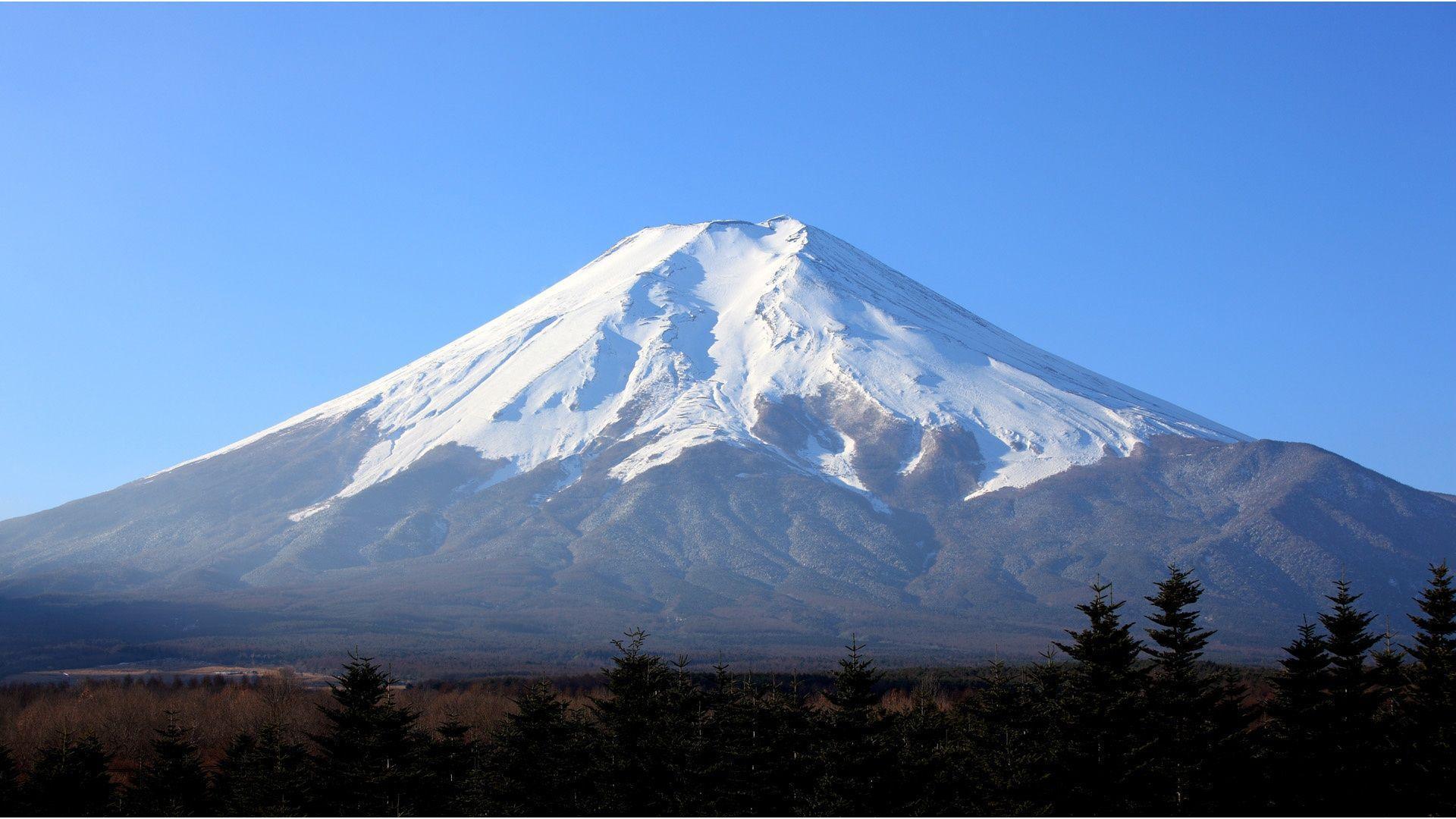 Mount Fuji Full of Snow Wallpaper HD Wallpaper