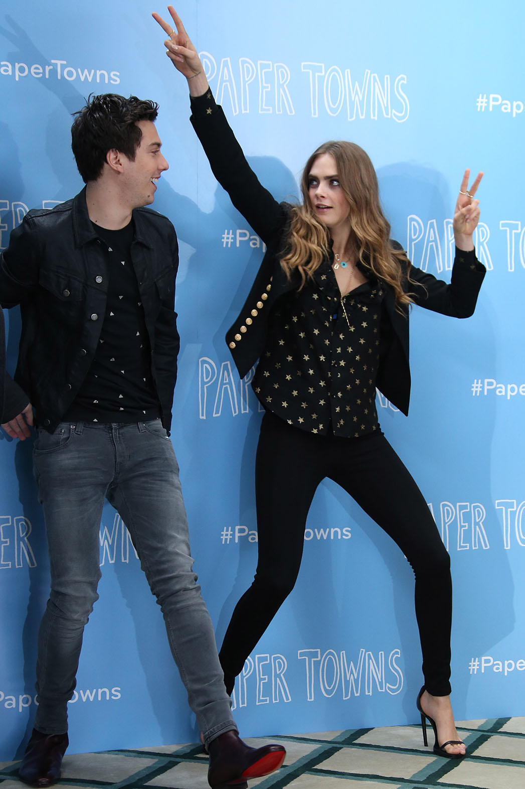 Paper Towns Cara Delevingne And Nat Wolff Wallpapers Wallpaper Cave