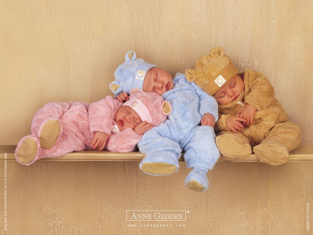 Cute Sleeping Babies Wallpaper
