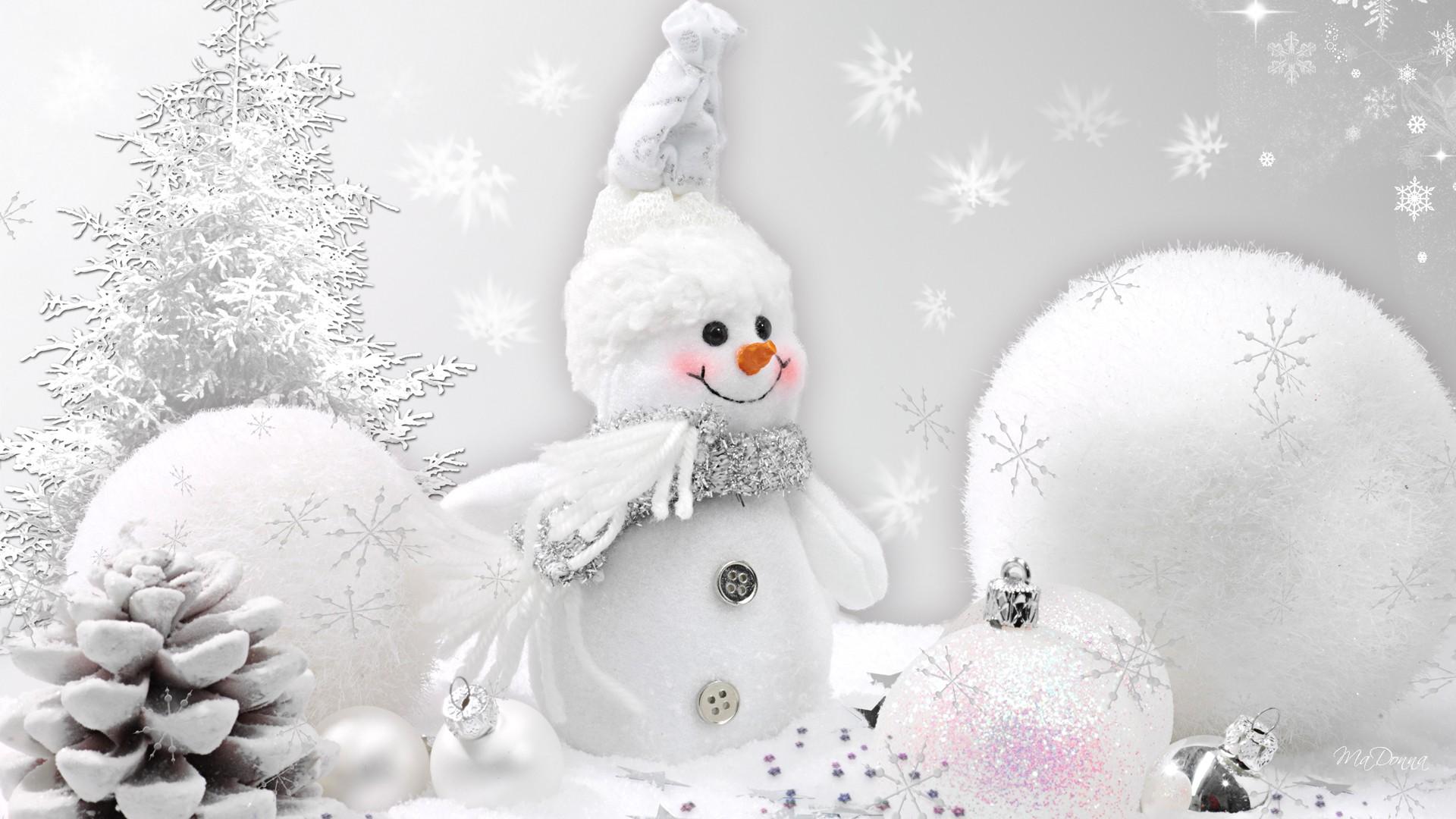 HD A Snowman On The Christmas Tree Wallpaper