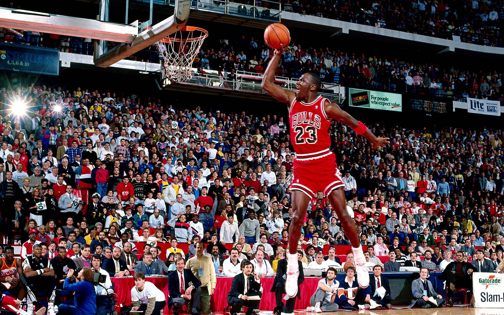 Michael Jordan Slam Dunk HD Wallpaper