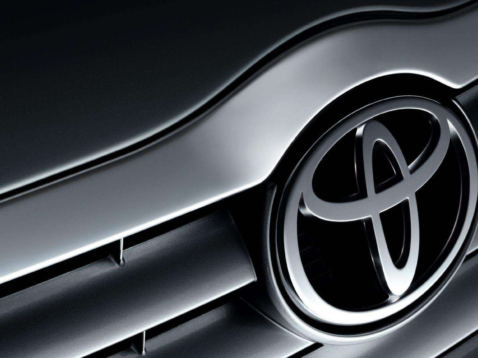 Toyota Grille Logo Wallpaper Download Wallpaper