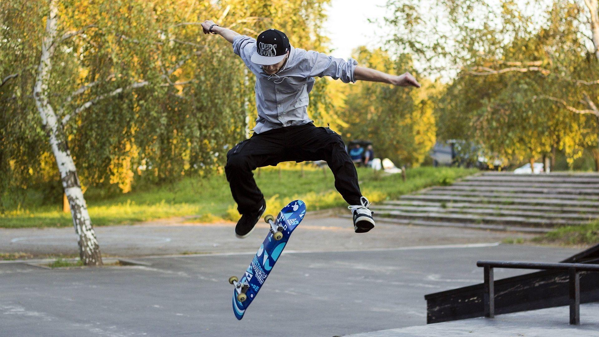 Kickflip skateboard Wallpaper