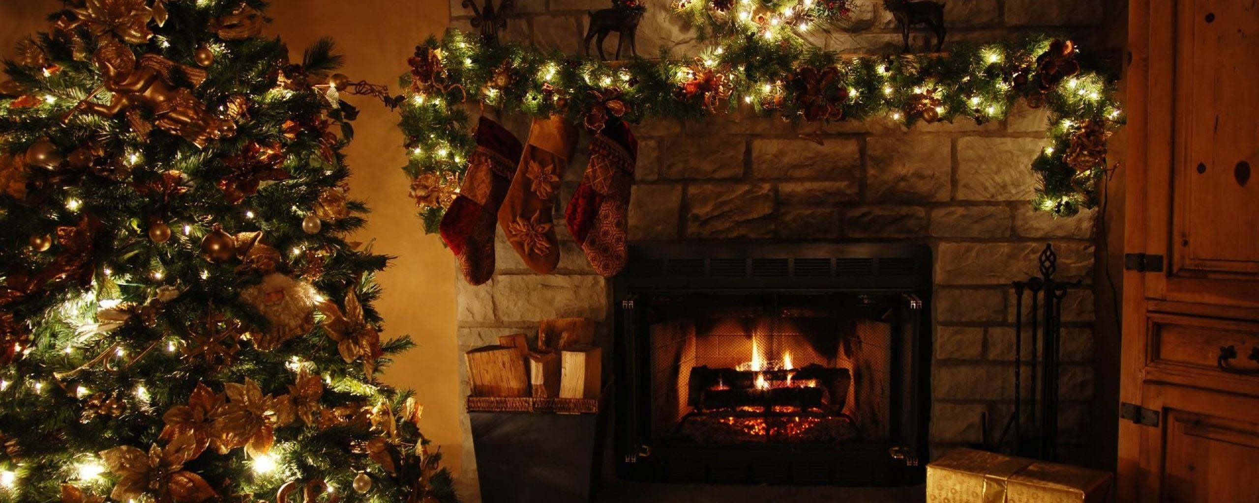 Christmas Tree Garland Gift Holiday Fireplace X Wallpaper