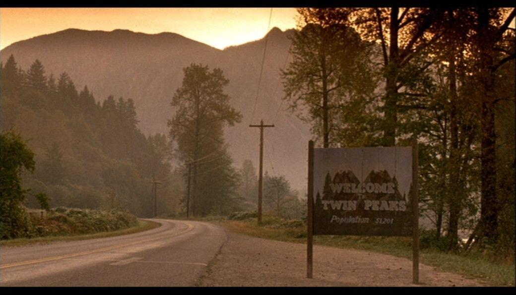 No, you&;re not crazy, &;Twin Peaks&; really is returning to TV