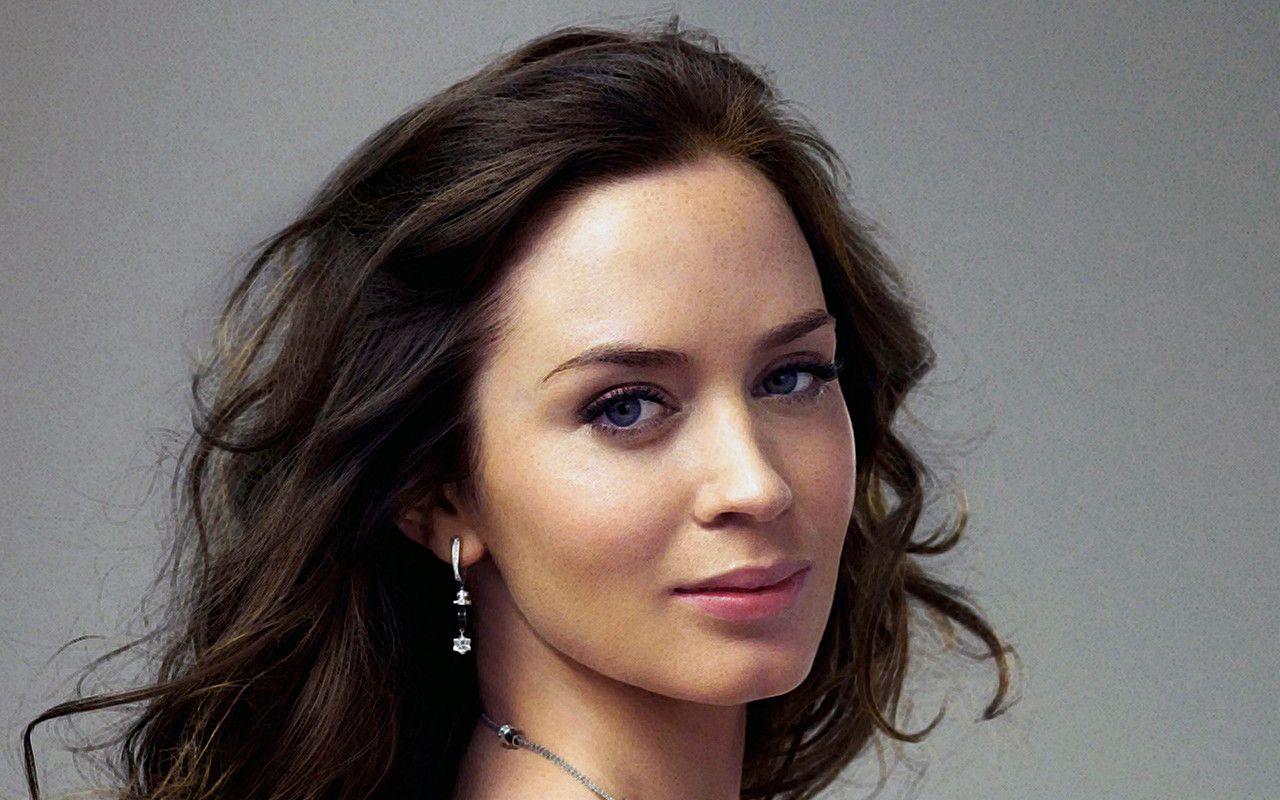 Emily Blunt Wallpaper. celebritiesinview