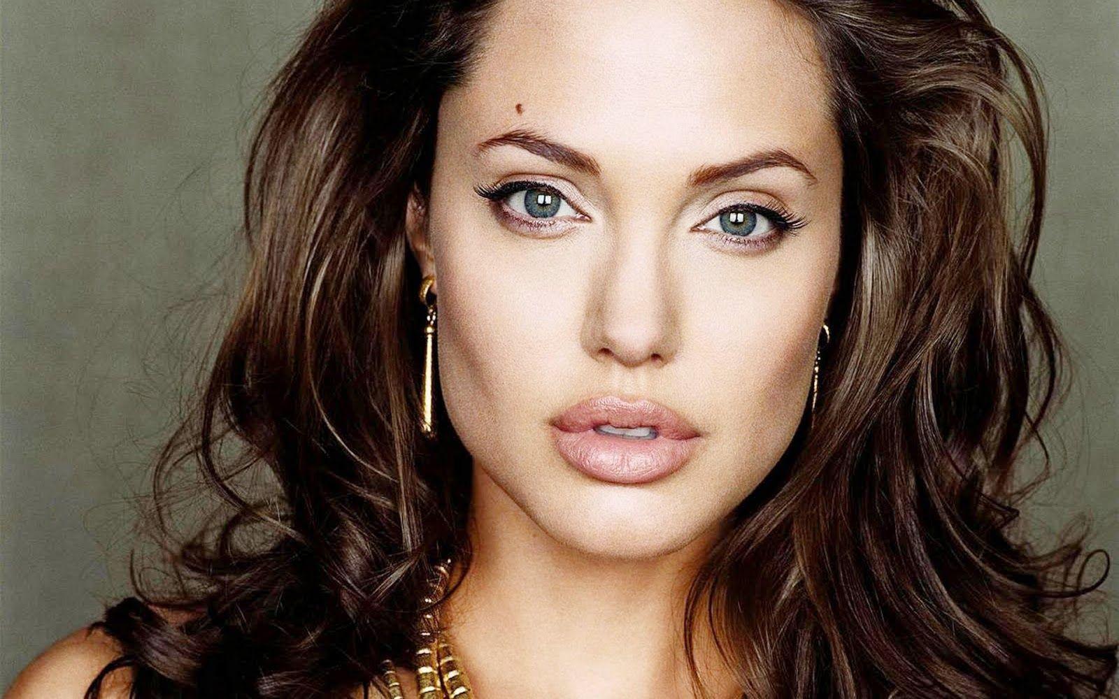 Angelina Jolie Wallpaper