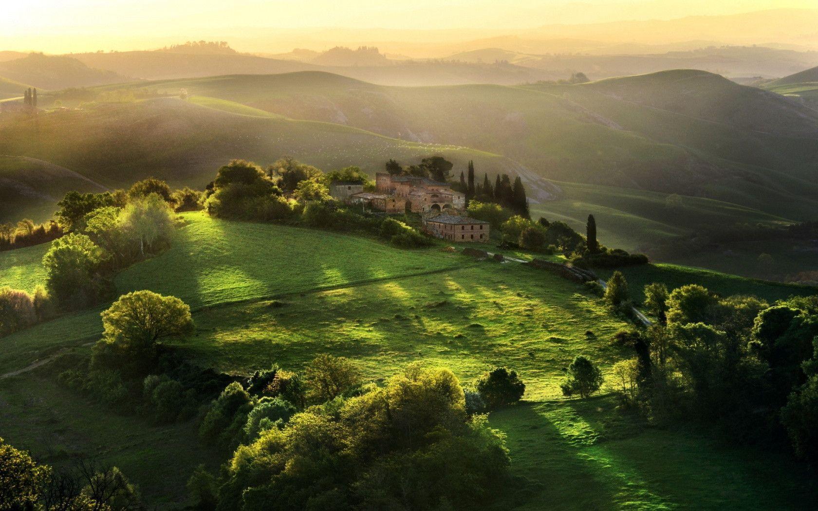 Tuscany sunrise Wallpaper