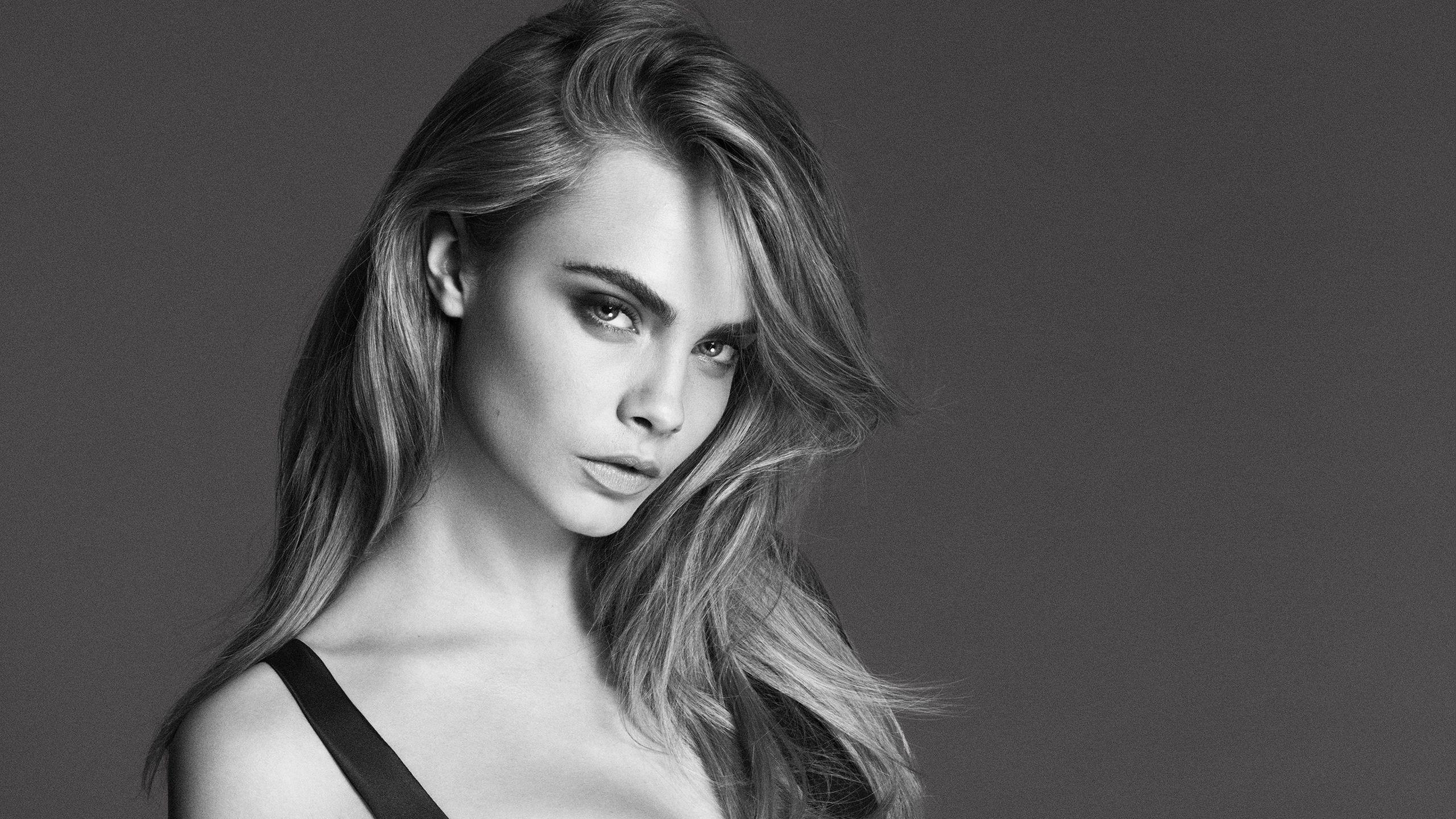 Actress Cara Delevingne Wallpaper