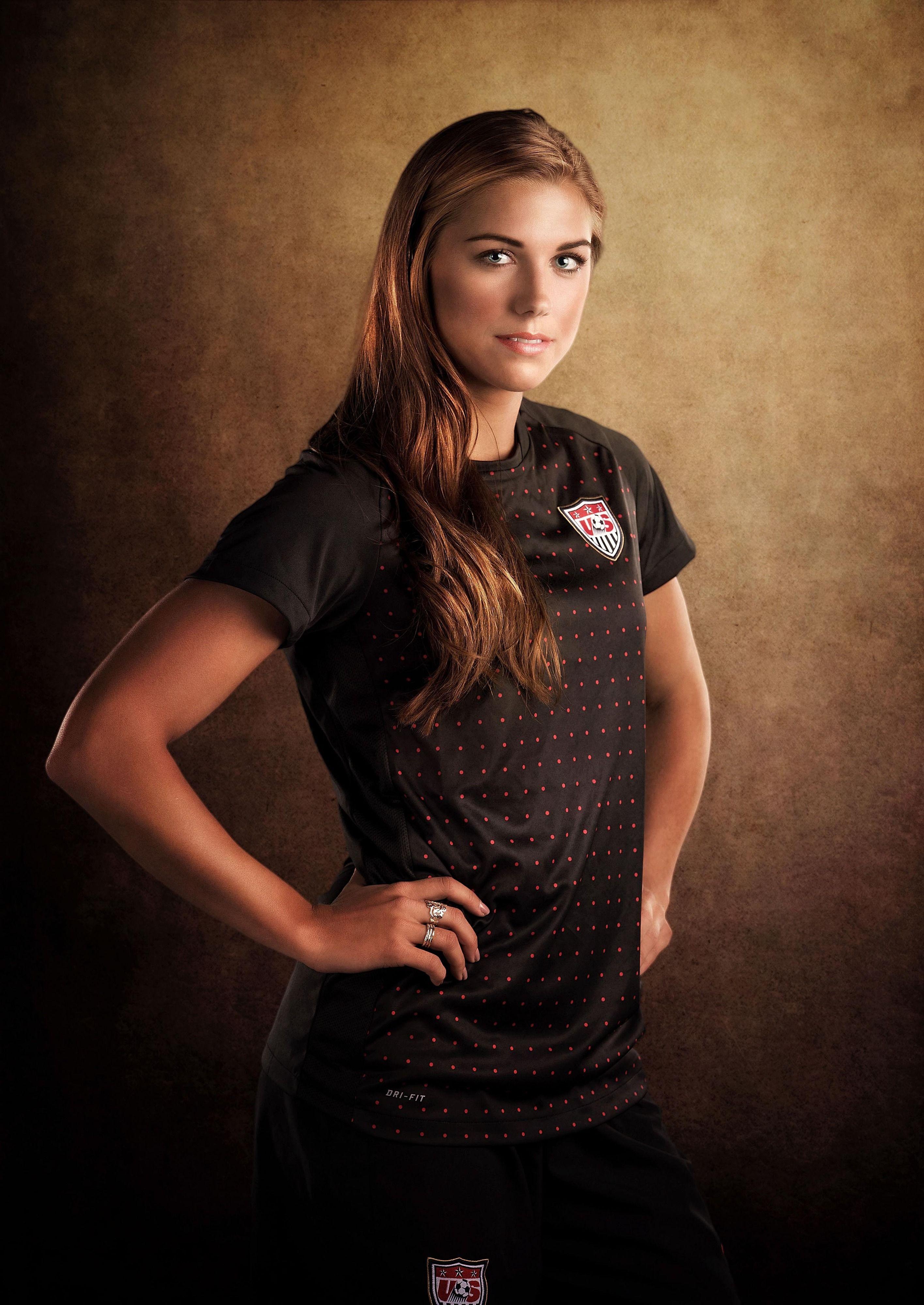 Alex morgan iphone wallpaper