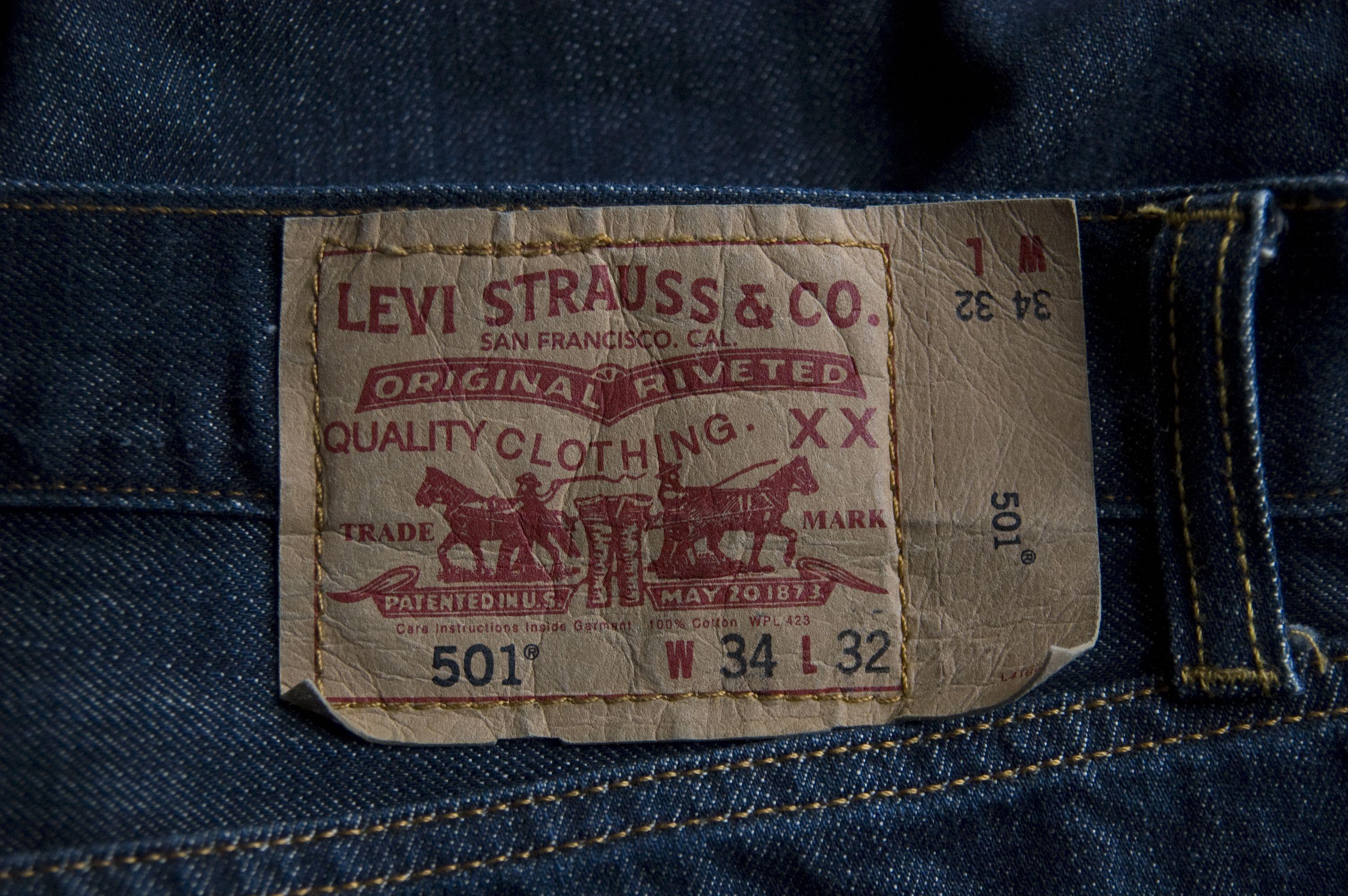 Levis Logo HD Wallpaper