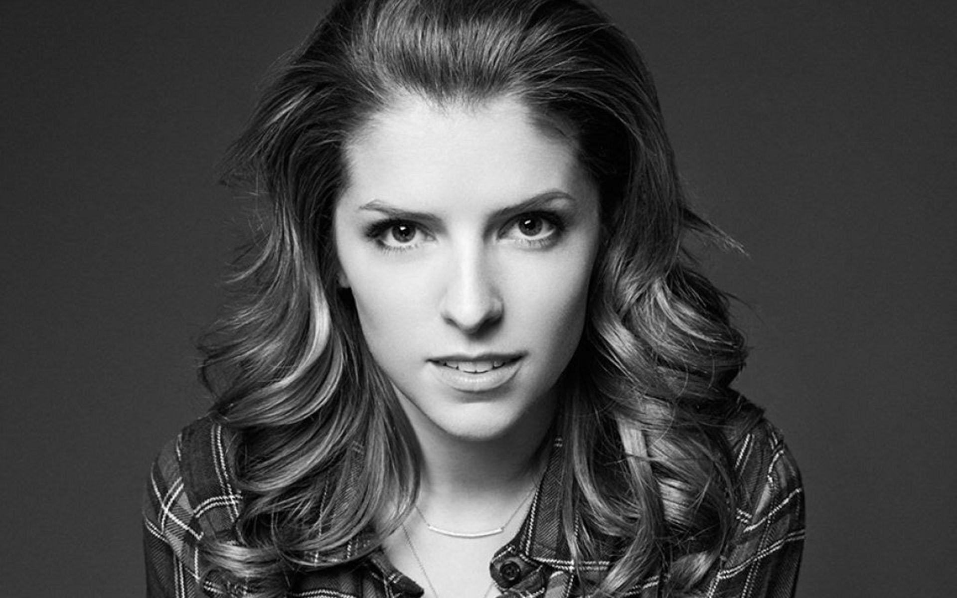 Anna Kendrick wallpaper