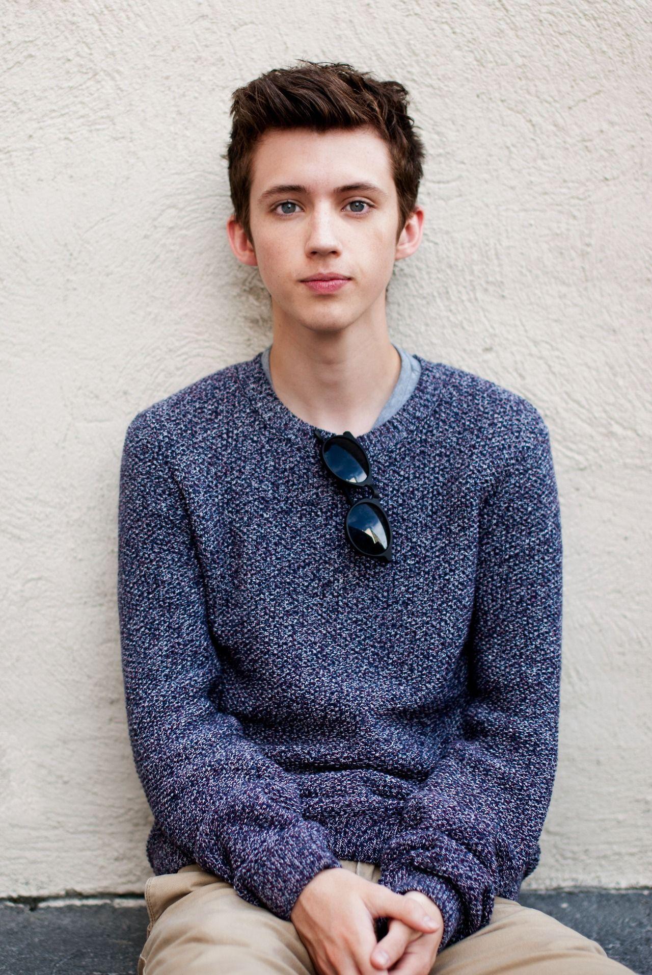 Troye Sivan Wallpaper