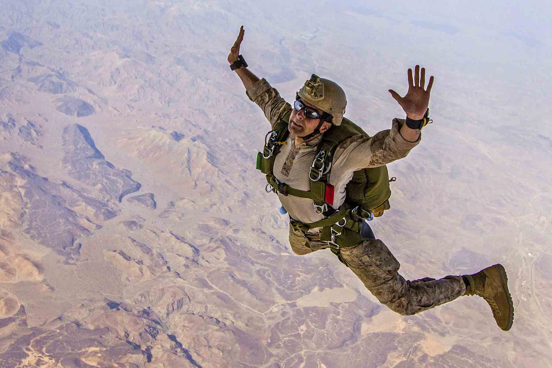 Soldiers Skydiving Latest HD Wallpaper Free Download. New HD