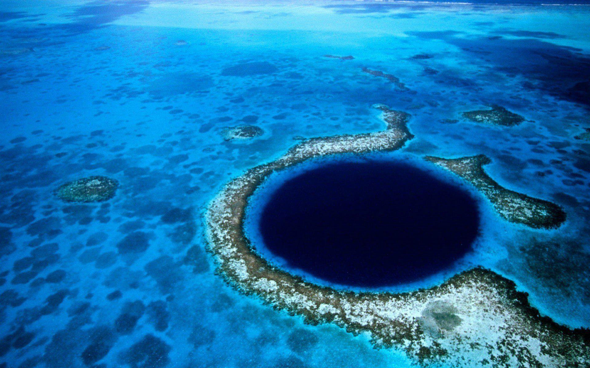 The Great Blue Hole Belize wallpaper. The Great Blue Hole Belize