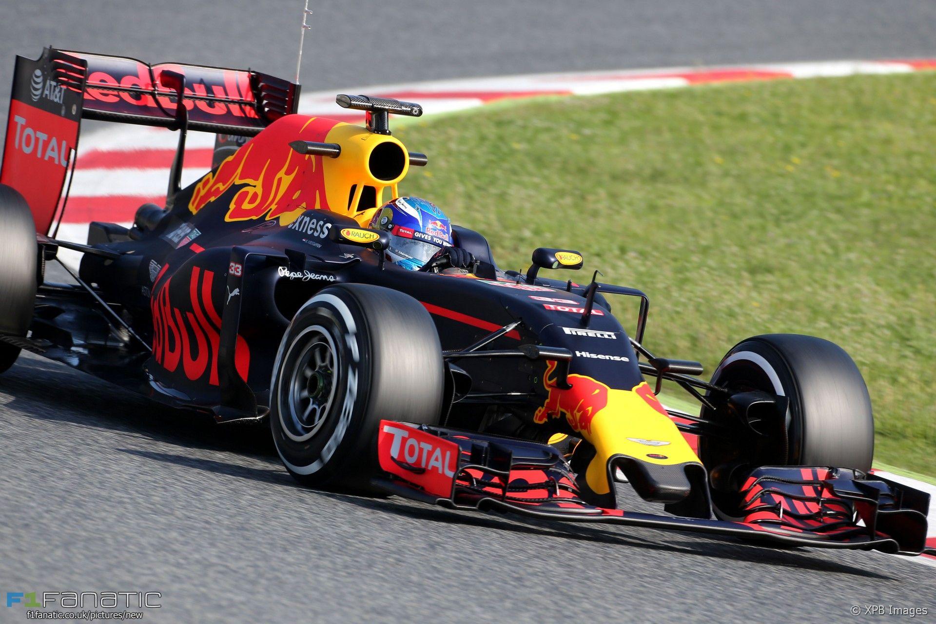 Max Verstappen, Red Bull, Circuit de Catalunya, 2016 · F1 Fanatic