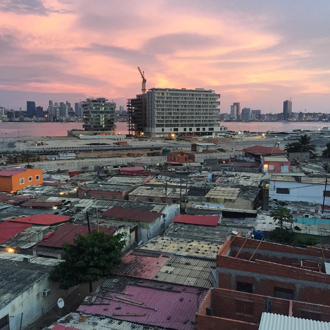 Luanda. Baía de Luanda 3. Edifício Dyeji e KaquieP