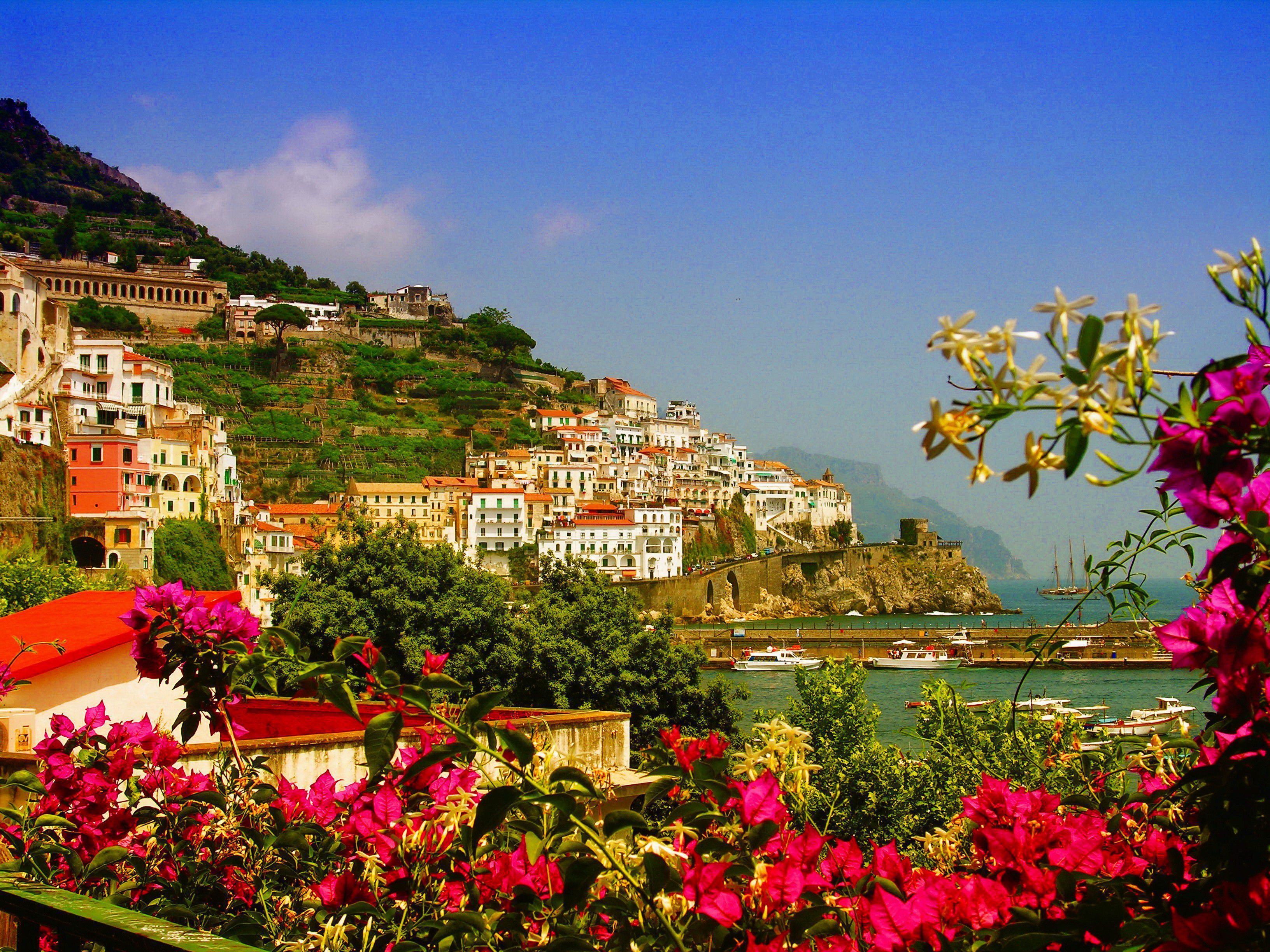 Amalfi Wallpaper Background