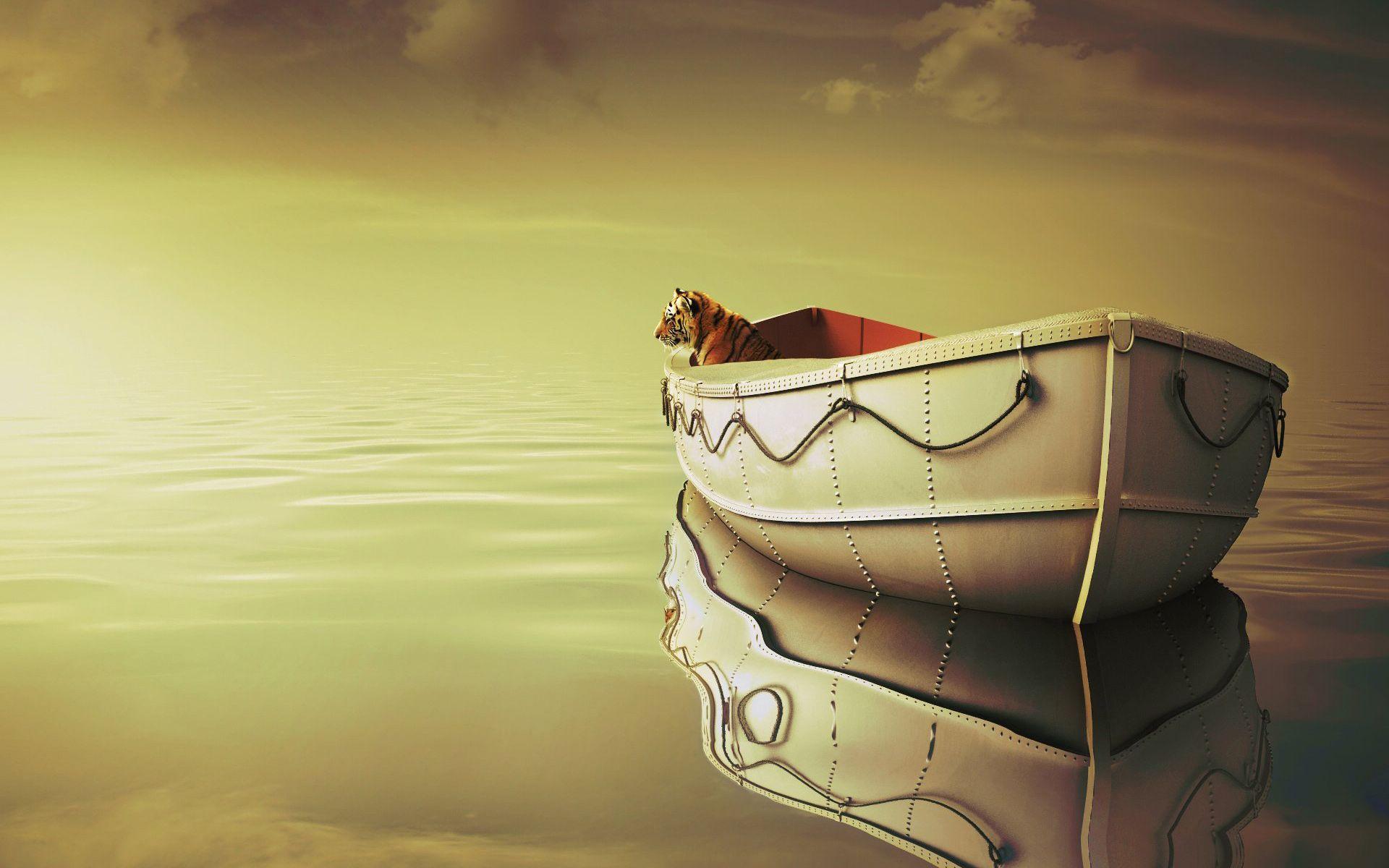 Life Of Pi Boat Tiger Wallpaper