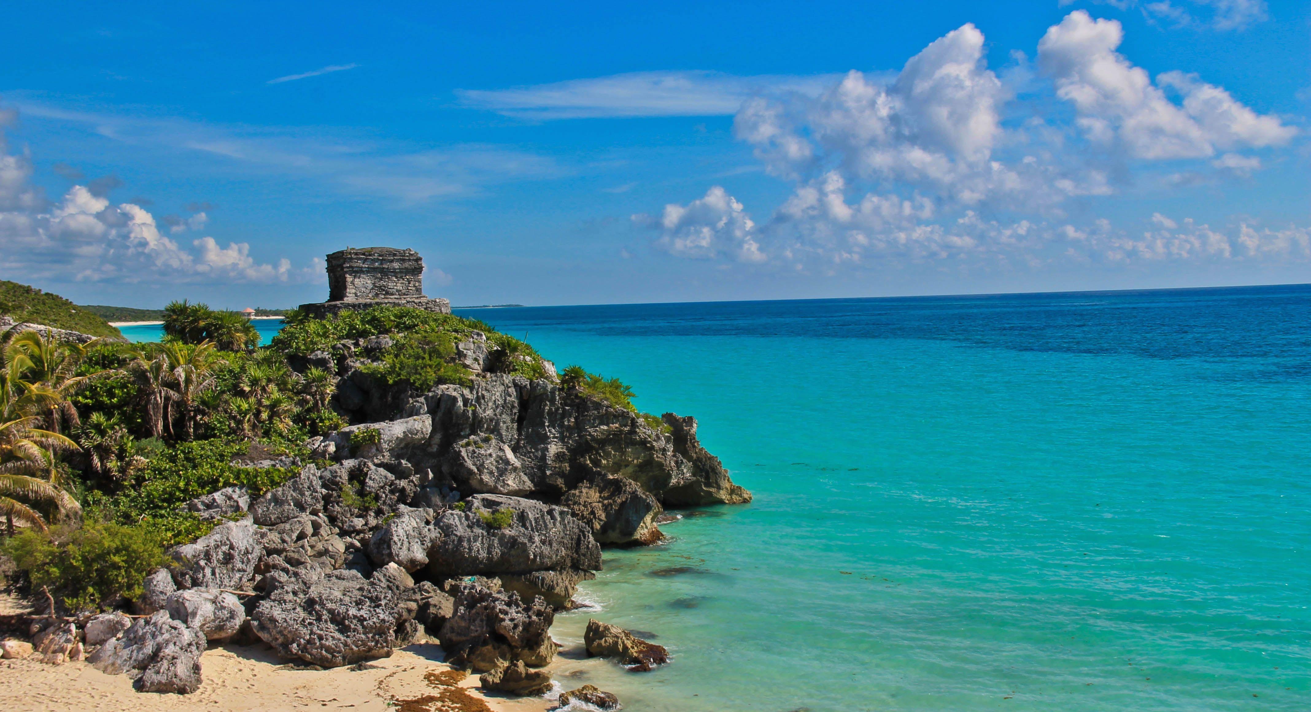 Tulum April 6th of UFOs above Lazaro Cardenas, Mexico