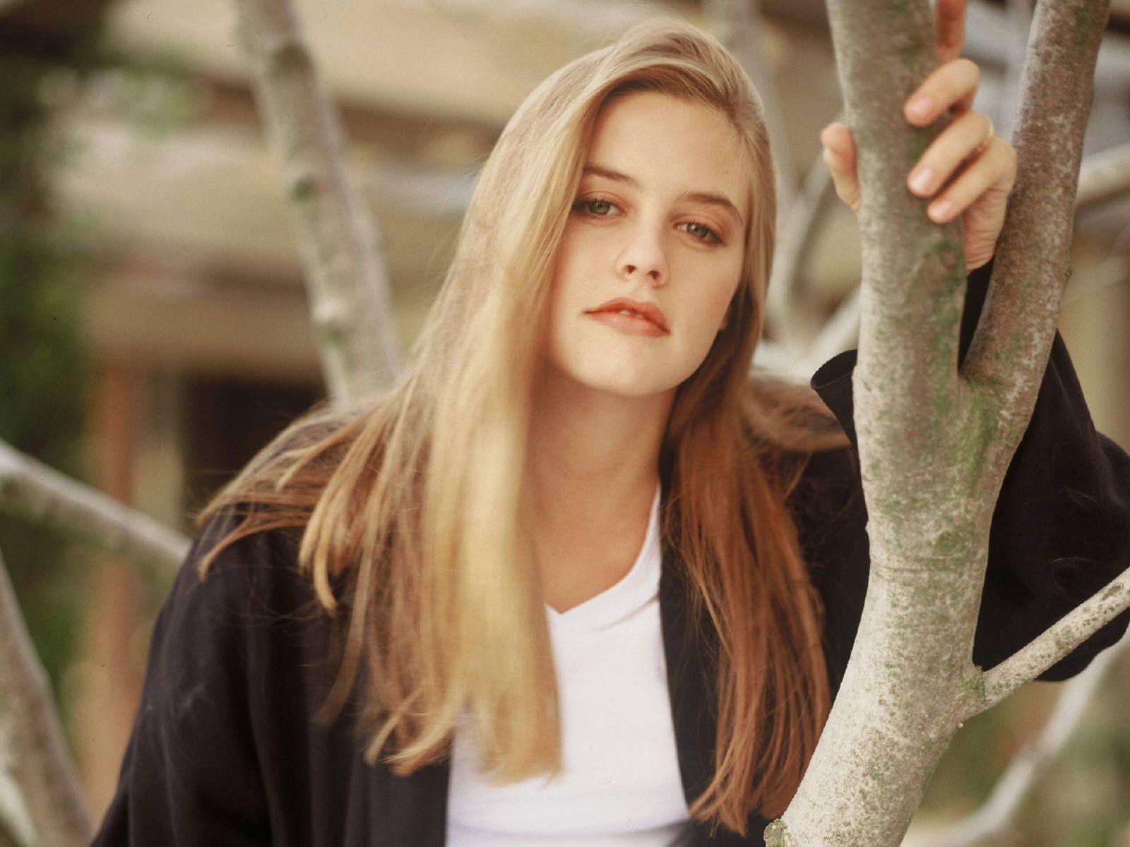 alicia silverstone. Alicia Silverstone 0060 1600X1200 Wallpaper