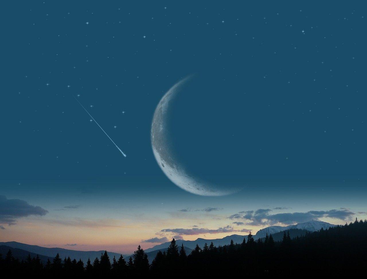 Free Crescent Moon Background
