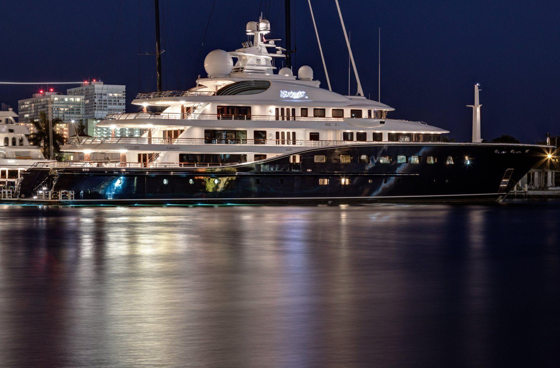 yacht mega yacht super yacht cakewalk harbor night the port home. HD