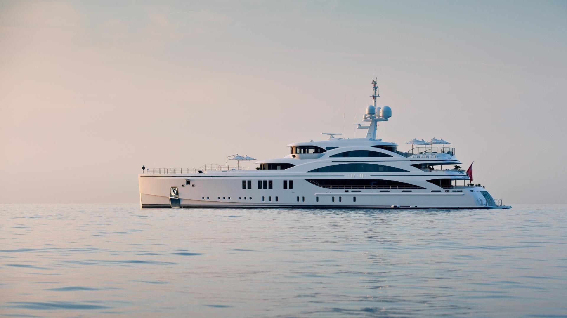 World's 7 Most Luxurious Yachts