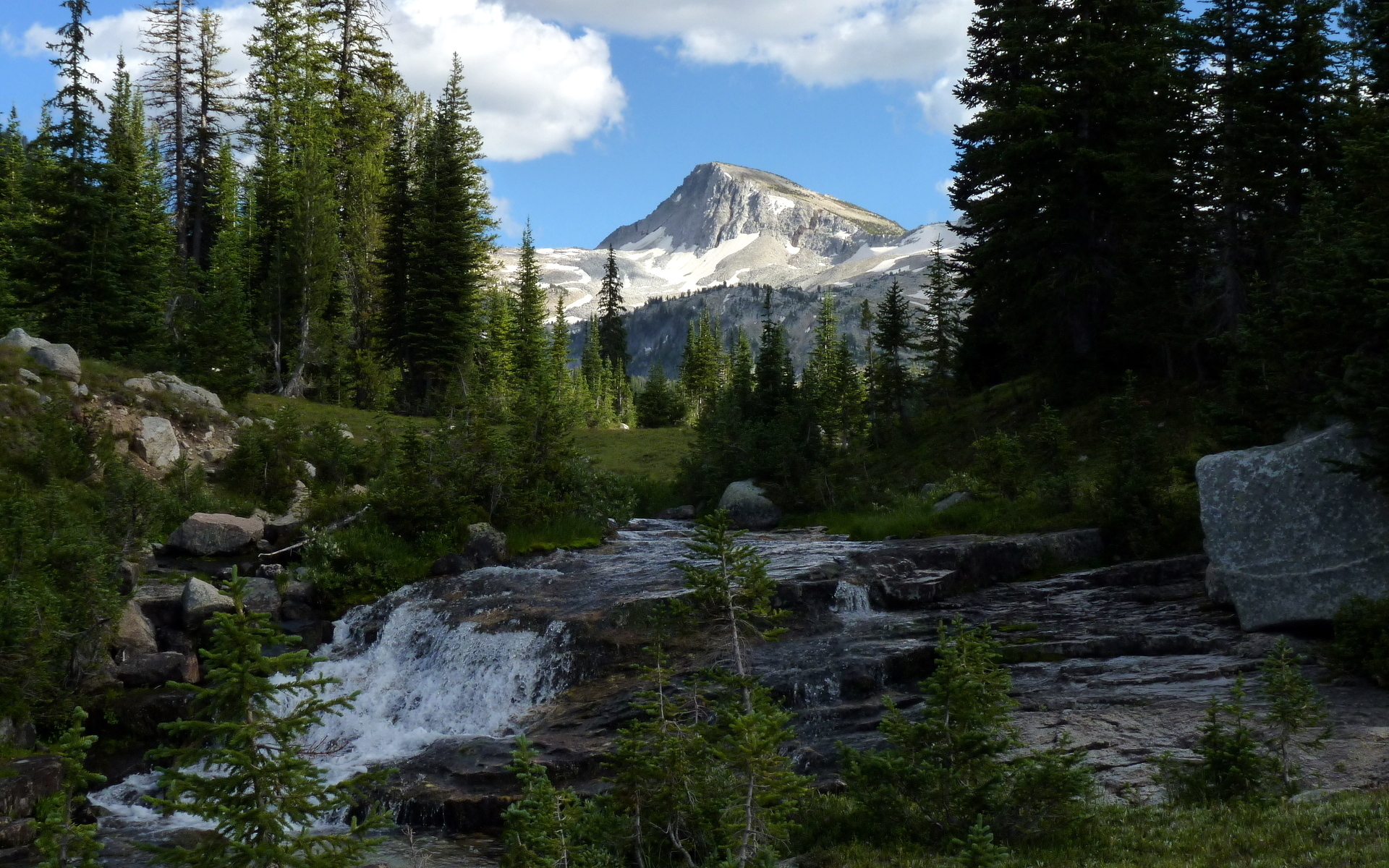 Mountain River in Oregon wallpaper and image