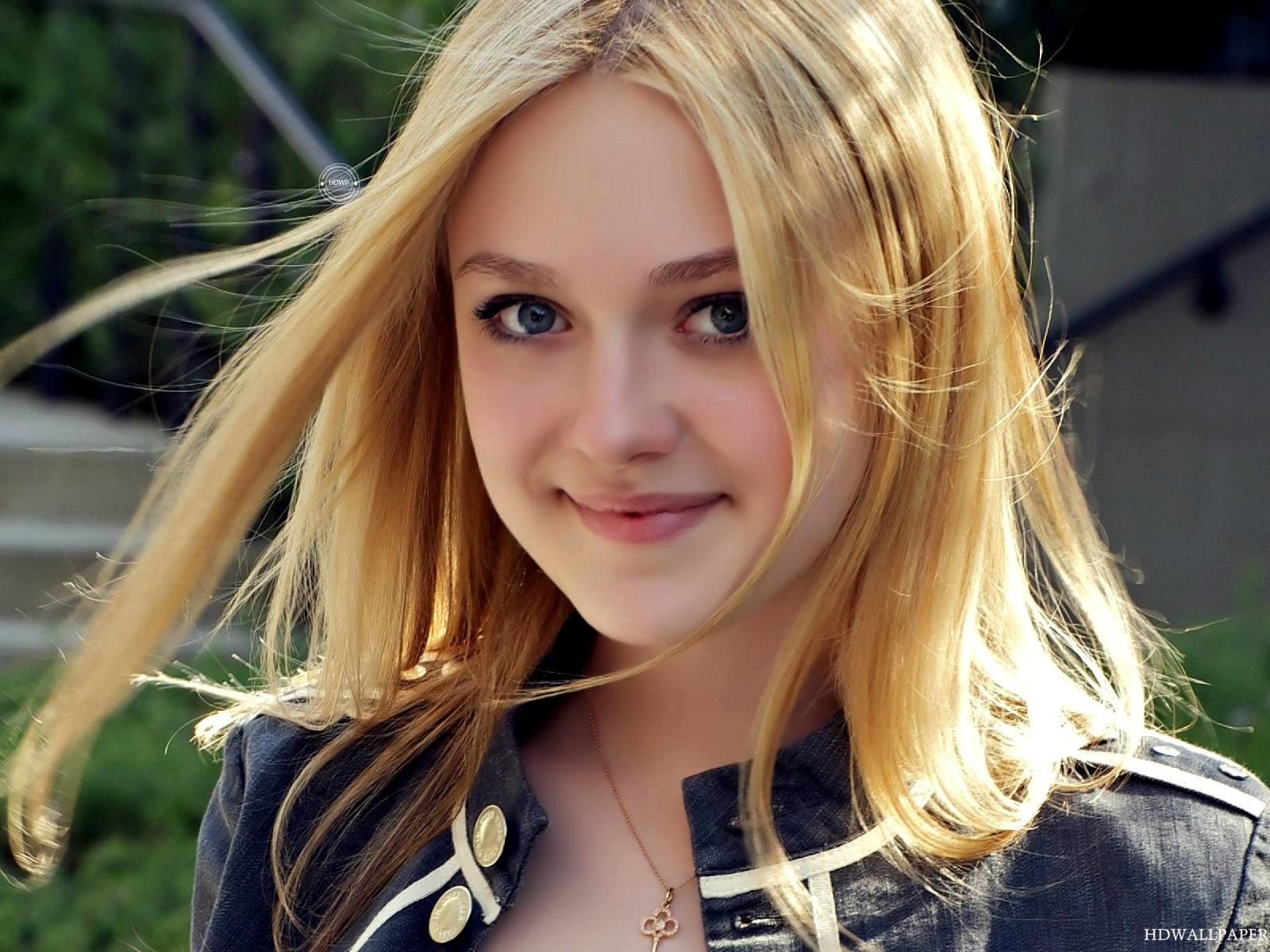 Dakota Fanning Wallpaper 10 X 1800