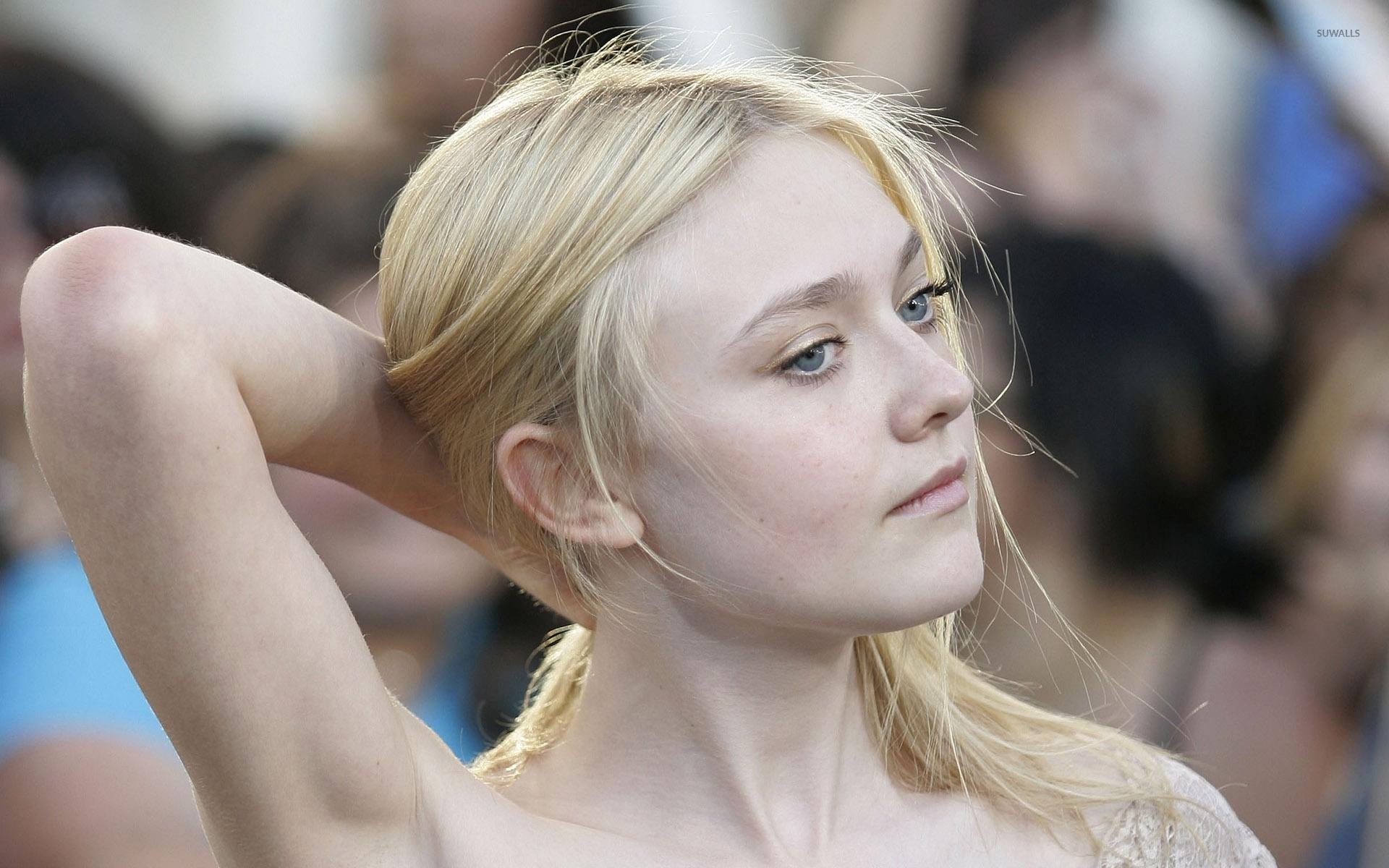 Dakota Fanning Wallpaper 0.85 Mb