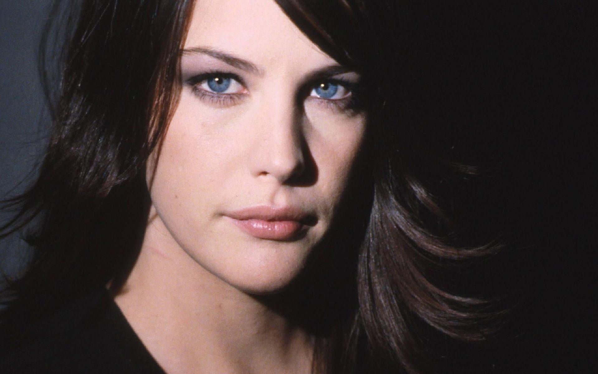J2495 Liv Tyler Wallpaper and Picture