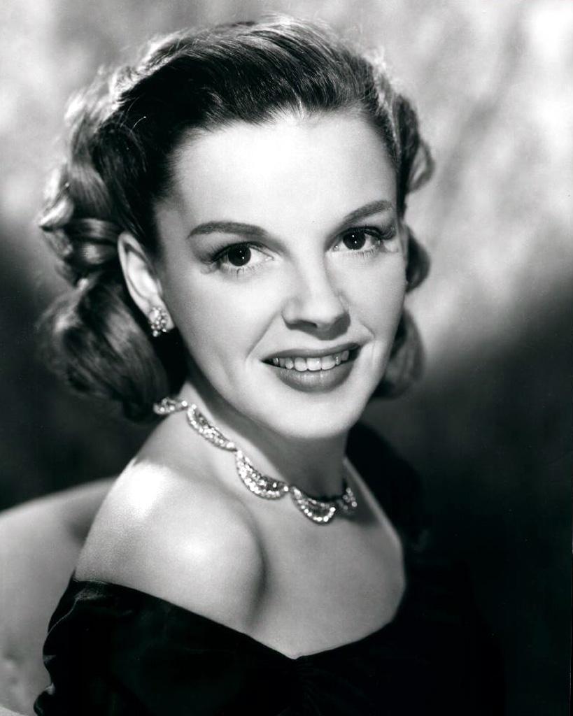 Gallery For > Judy Garland Wallpaper