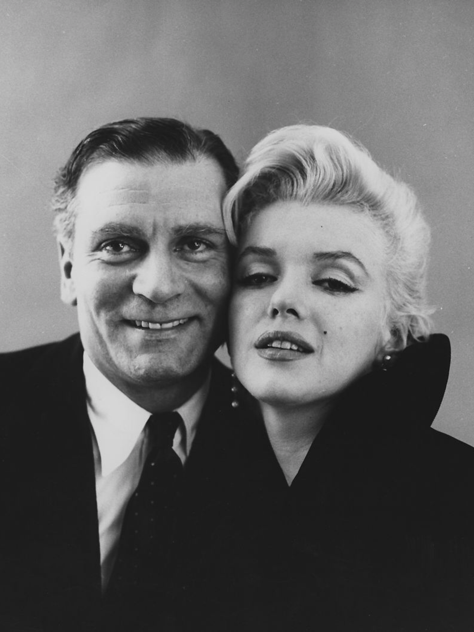 Laurence Olivier and Marilyn Monroe photographed by Milton H. Greene