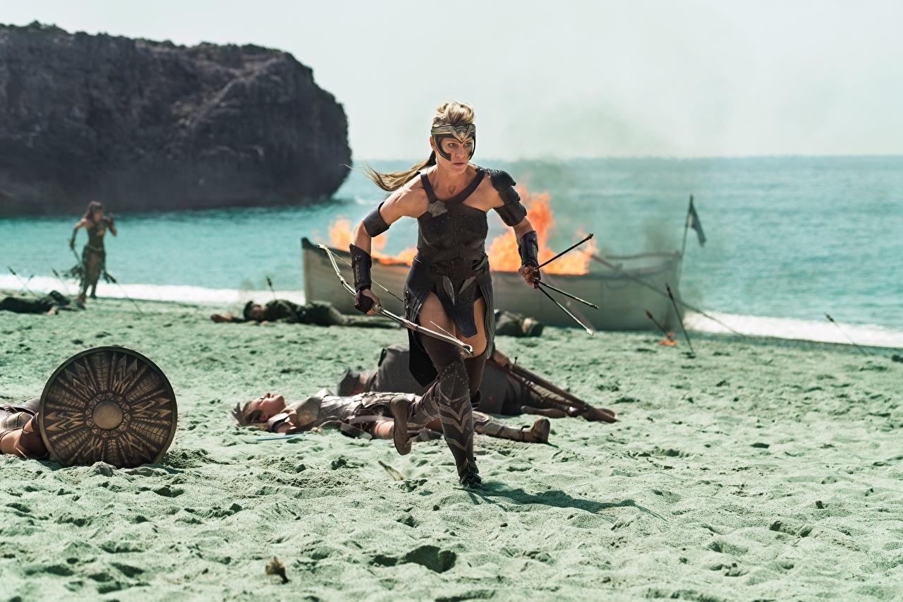 Photo Wonder Woman (2017 film) Warriors Running Robin Wright Beach