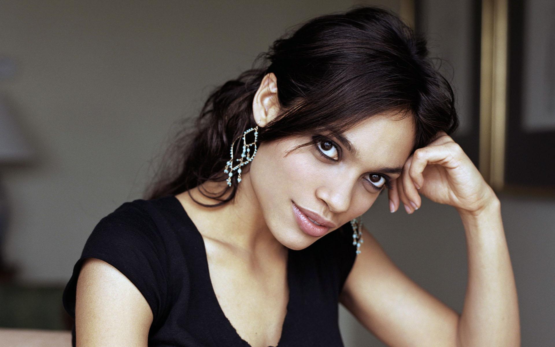 Rosario Dawson HD wallpaper free Download