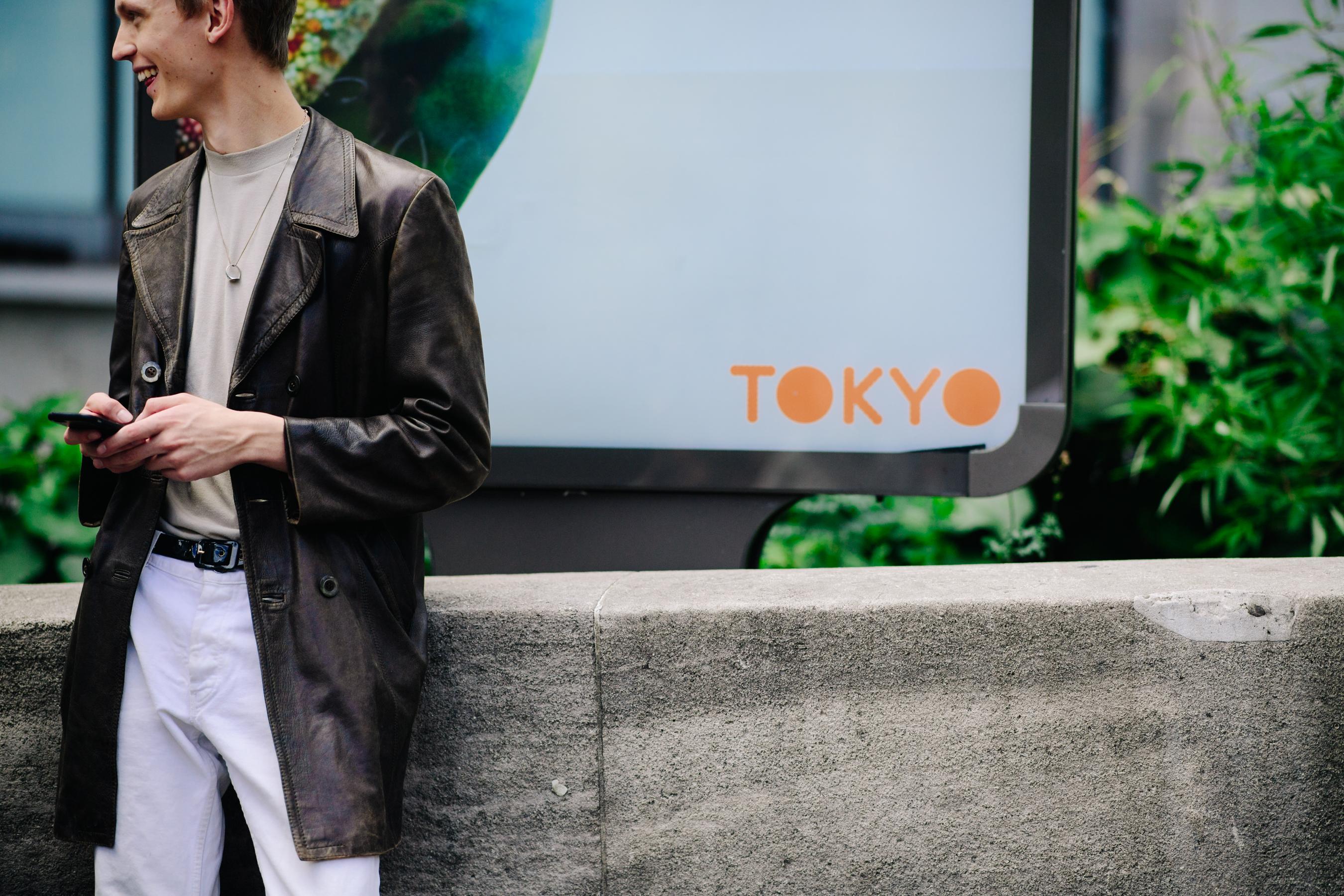 Jonas Glöer. Paris Katz Sinding