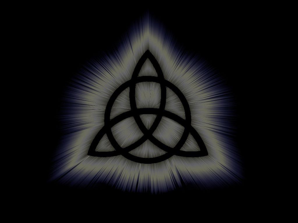 Triquetra Wallpaper