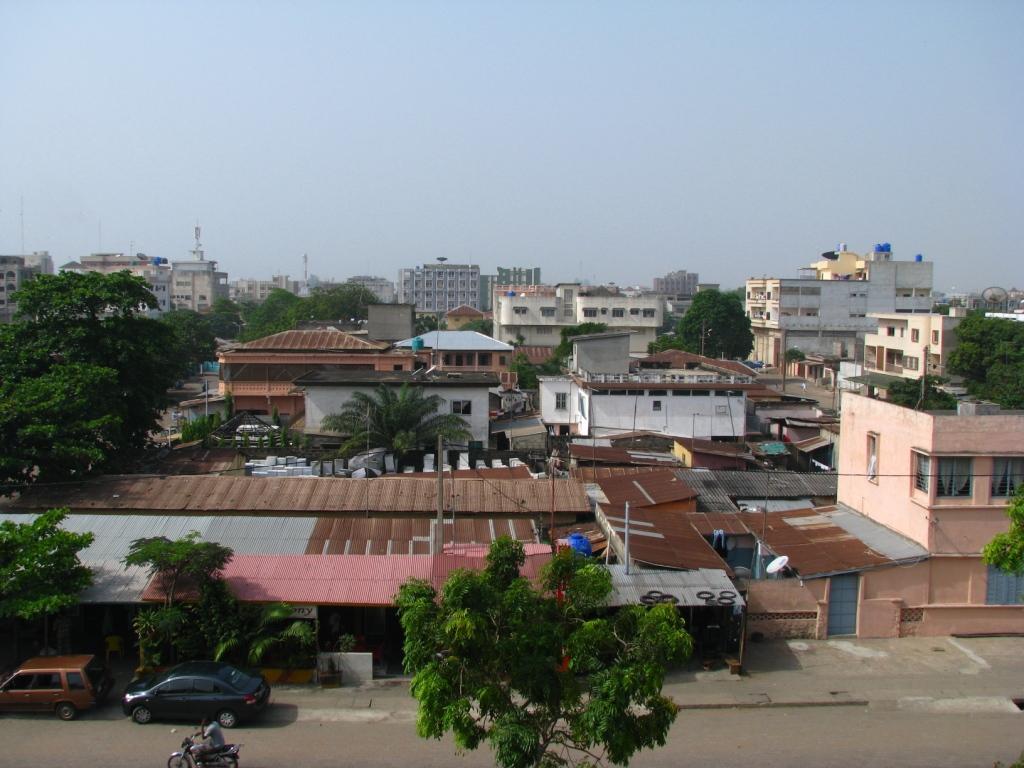 benin houses. HD Windows Wallpaper