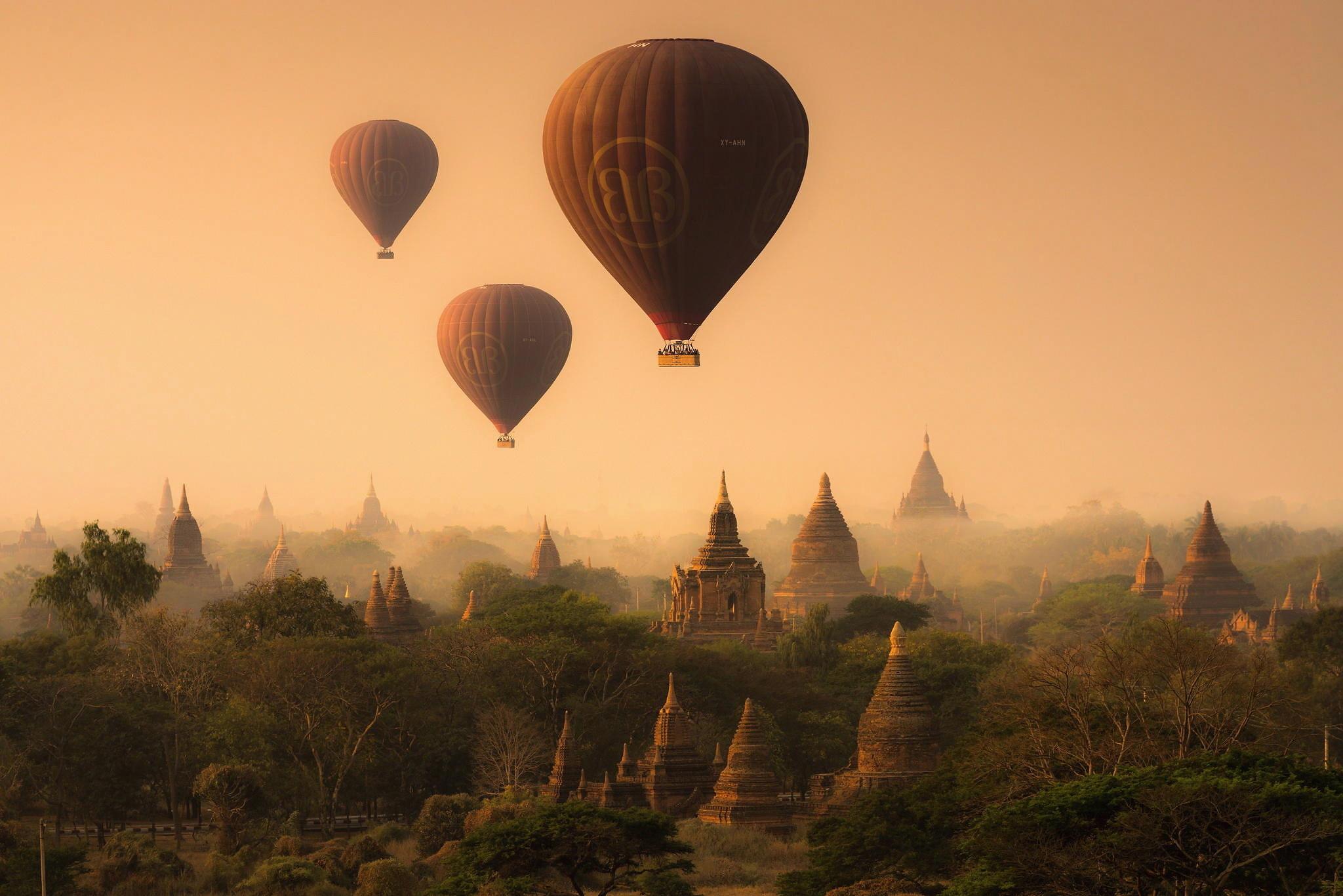 Wallpaper Myanmar, Bagan, pagoda, temple, hot air balloon, balloon