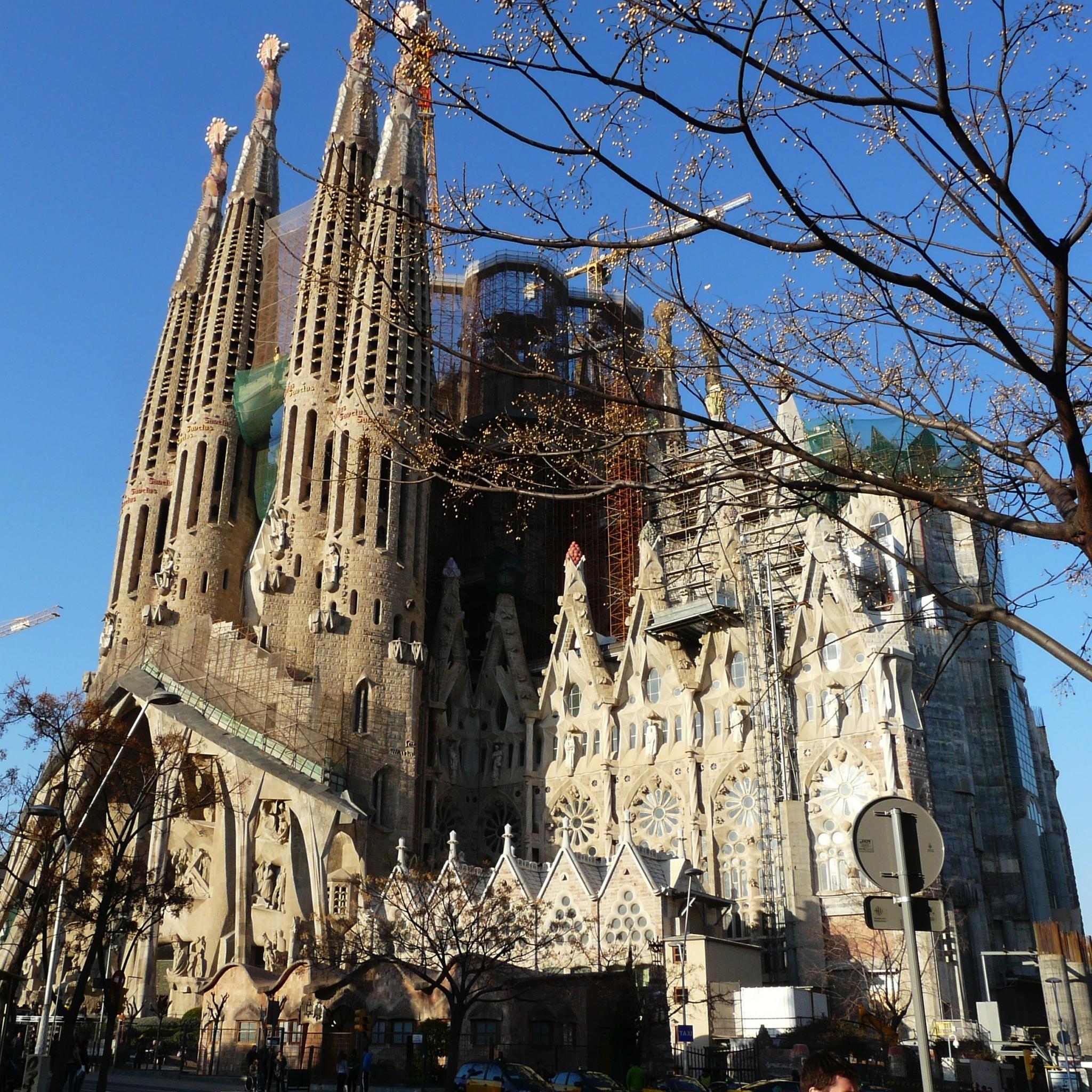 La Sagrada Familia IPad Air Pro Wallpaper And IPad Mini Wallpaper