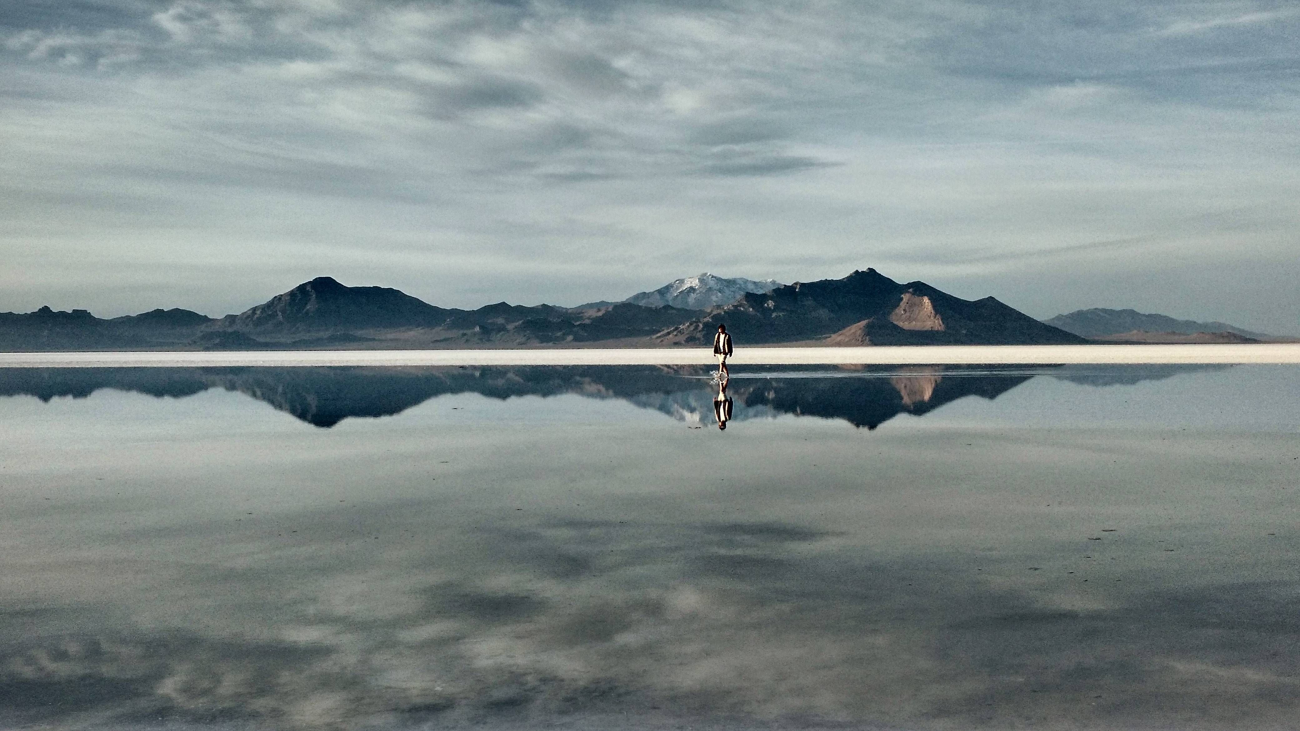 Reflections at the Bonneville Salt Flats, Utah HD Wallpaper From