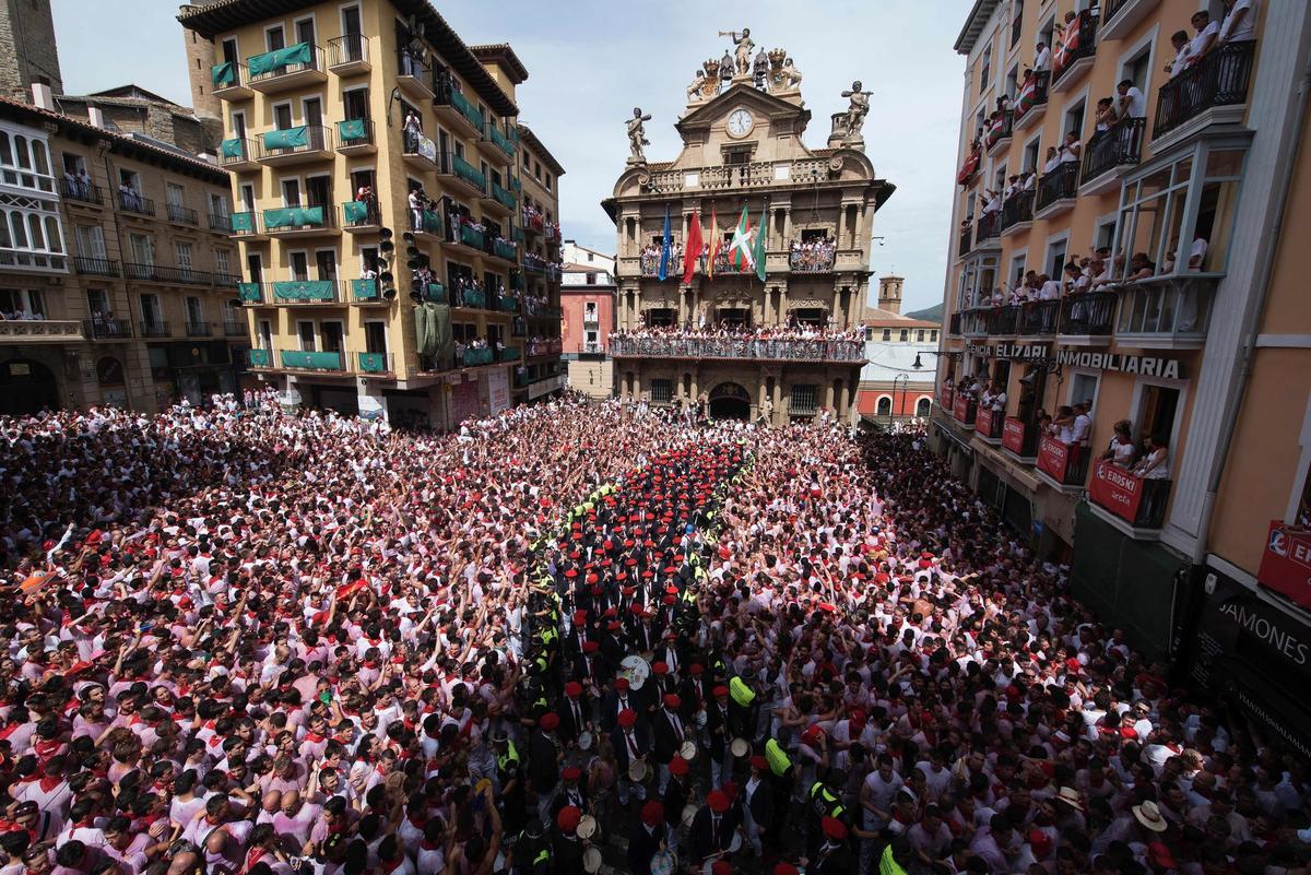 PHOTOS Running of the Bulls Angeles Times