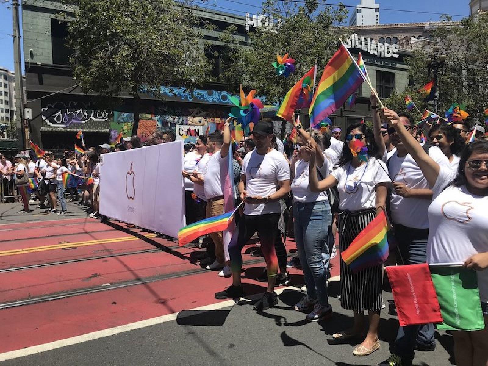 Apple Celebrates Pride in San Francisco Parade