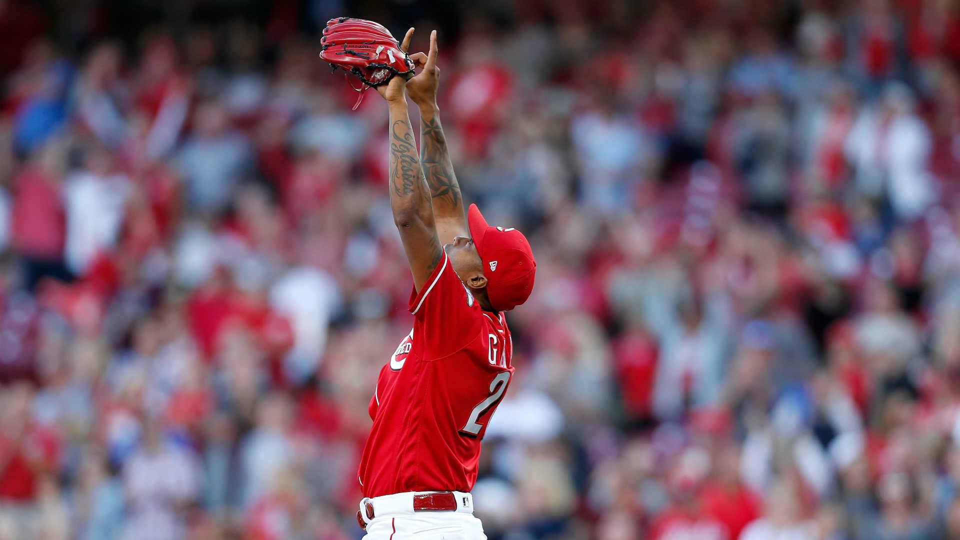 Reds Closer Raisel Iglesias Signs 3 Year, $24M Deal. MLB. Sporting