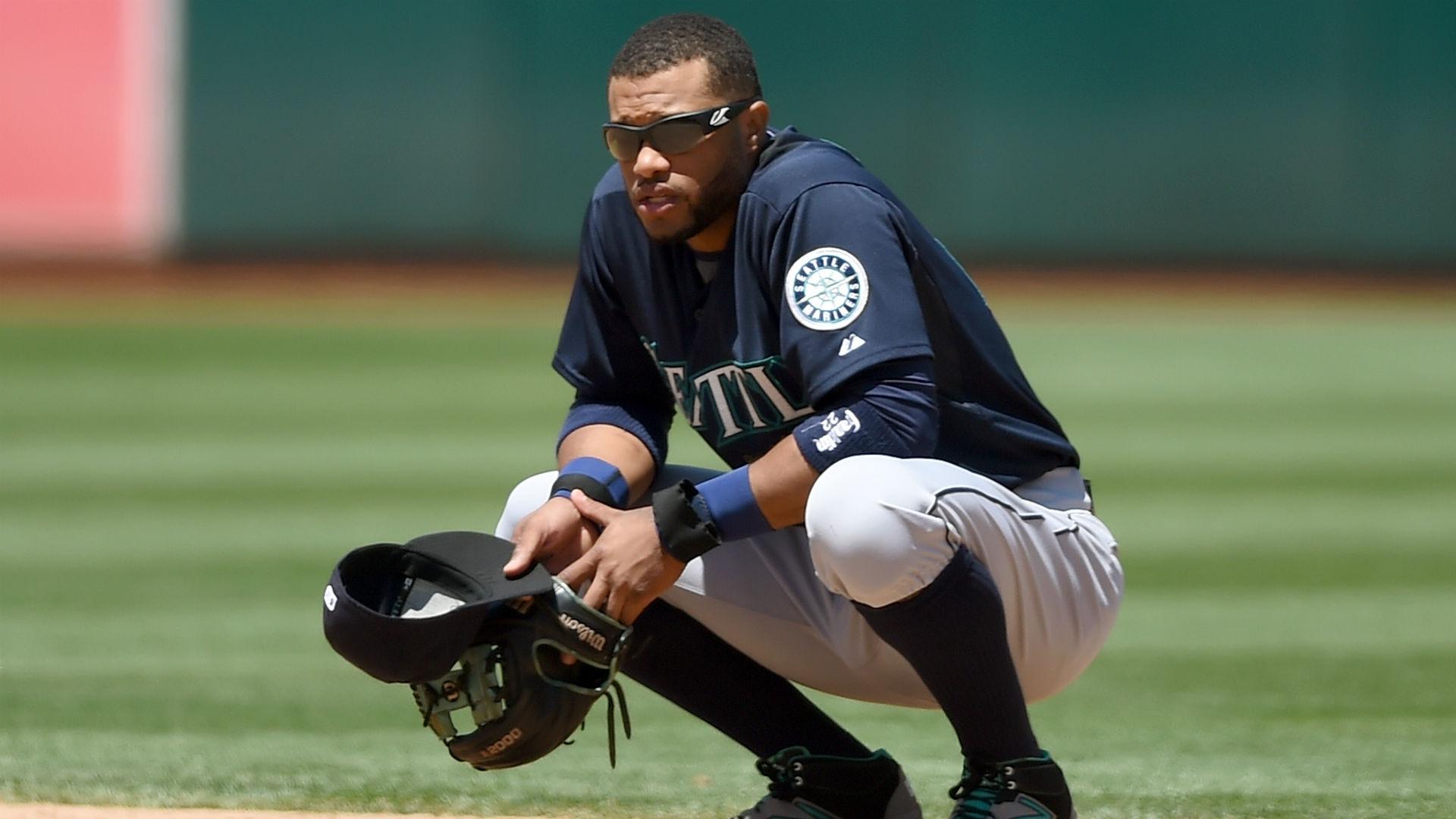 Robinson Cano struggles with digestive ailment amid miserable season