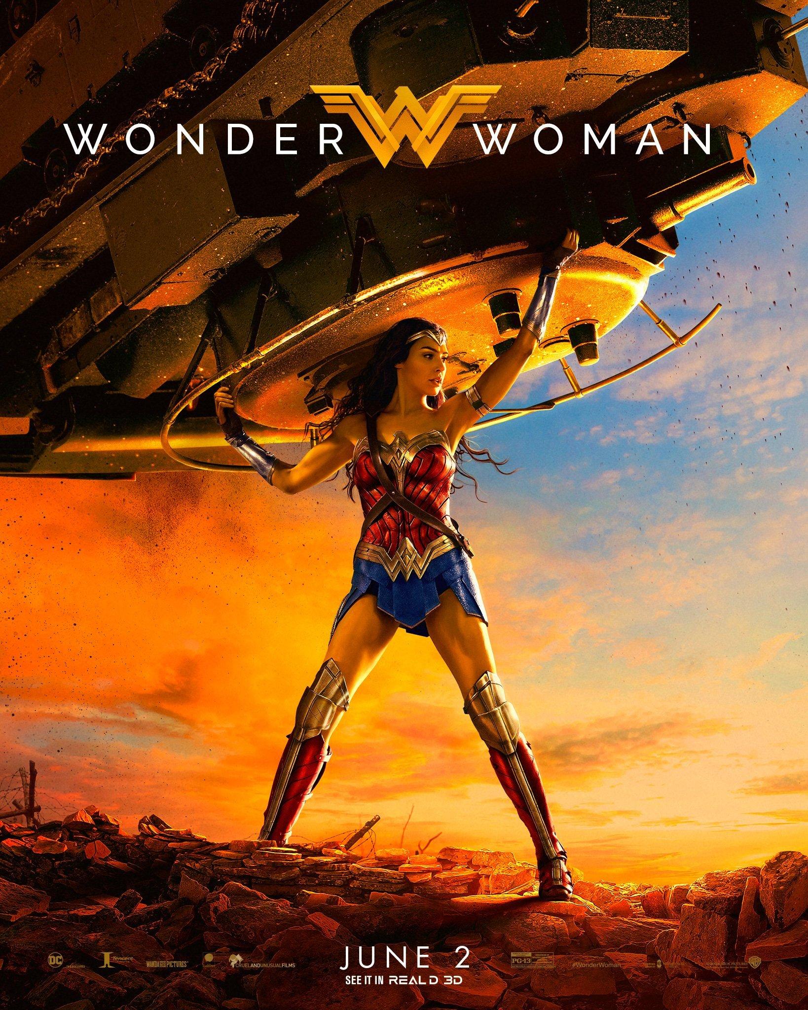 Gal Gadot lifts a tank in cool new 'Wonder Woman' poster