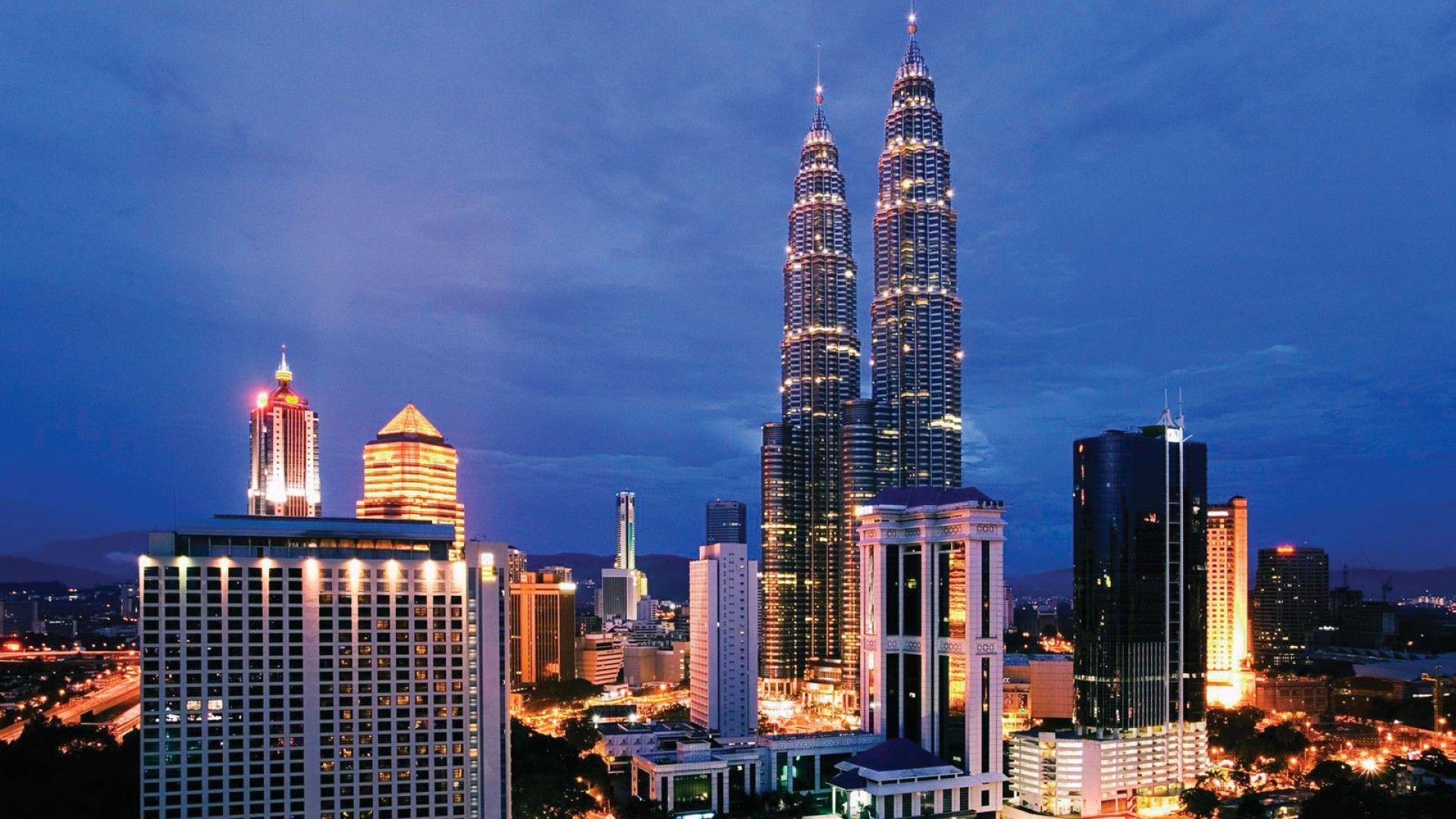 Petronas Towers Malaysia Wallpaper